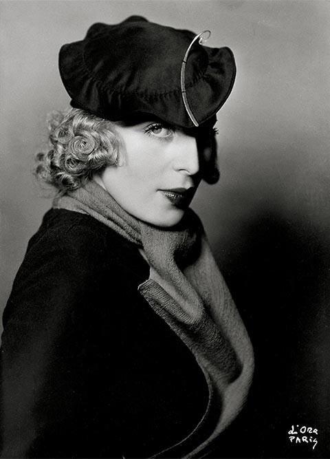 Tamara de Lempicka photograph of the artist.